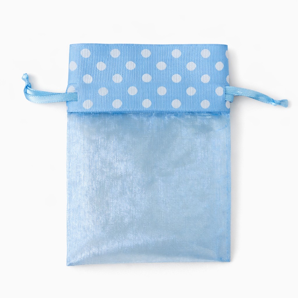 Organza zakje blauw met witte stippen maat 3